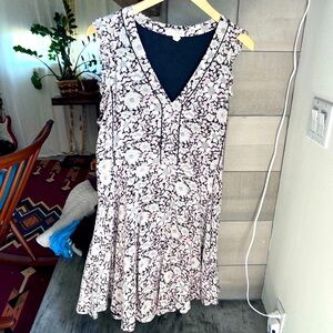 100% Silk Rebecca Taylor dress. Fully lined. Excellent condition.